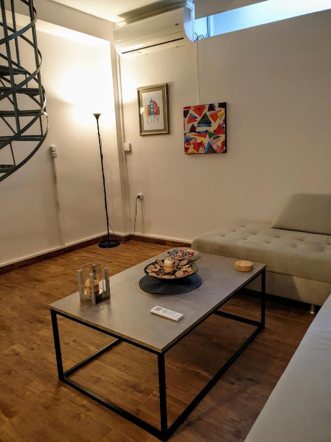 City House Loft Apartment Kalamata Bagian luar foto